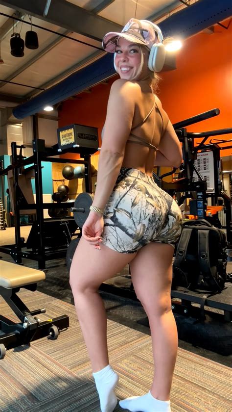 pumpedwithperi OnlyFans leaked content