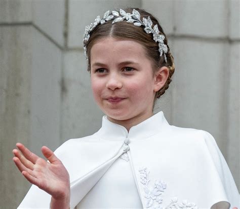 PUTRI CHARLOTTE DARI WALES - 5 Fakta Unik Putri Charlotte, Anak Pangeran William yang Sangat