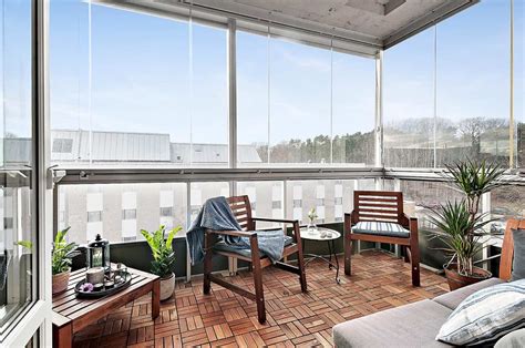 putsning av inglasad balkong