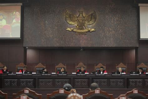 Putusan Mk Mahkamah Konstitusi Tolak Gugatan Psi Terkait Novel Empat Bulan Yang Lalu Pdf - Novel Empat Bulan Yang Lalu Pdf