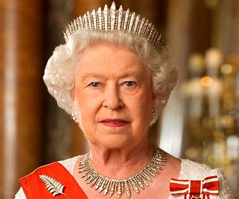 queen of england elizabeth 2 biography