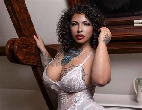 queenazita OnlyFans leaked content