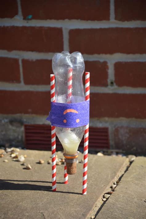 Quick Bottle Rockets With Baking Soda Amp Vinegar Bottle Rocket Science Experiment - Bottle Rocket Science Experiment