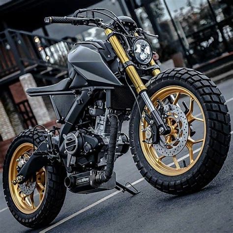 r15 tracker | Gi xe R15 mi nht hm nay