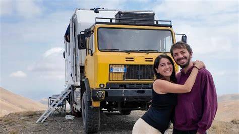 r1ta camper nuda