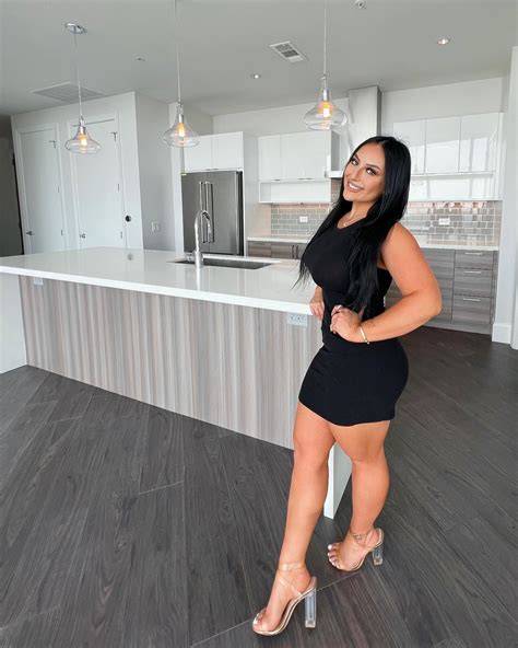 realtor nude