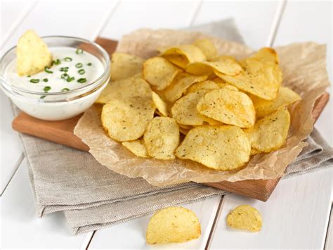 recette de Chips légères au micro onde - Marmiton