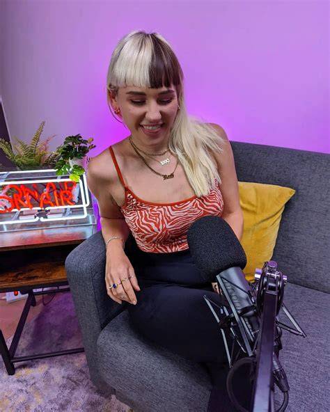 reed amber nude