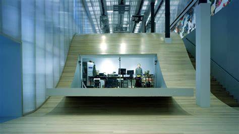 rem koolhaas unveiling the prada foundation lingu