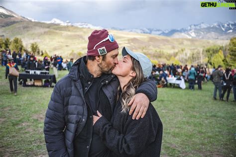 renan ozturk biography examples