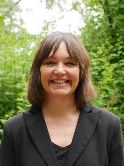 renate dirix biography examples