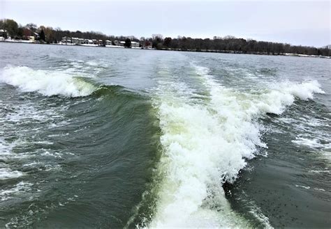Researchers Study Waves Created By Recreational Boats Phys Science Boats - Science Boats