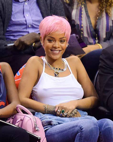 rihanna nude breasts