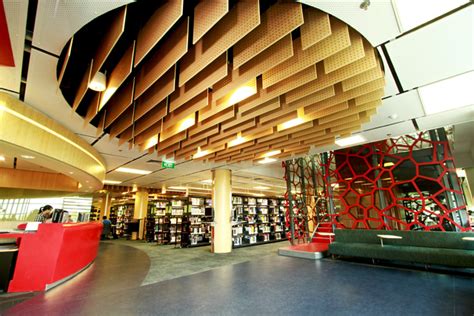 rmit library | Meet the library team RMIT Vietnam