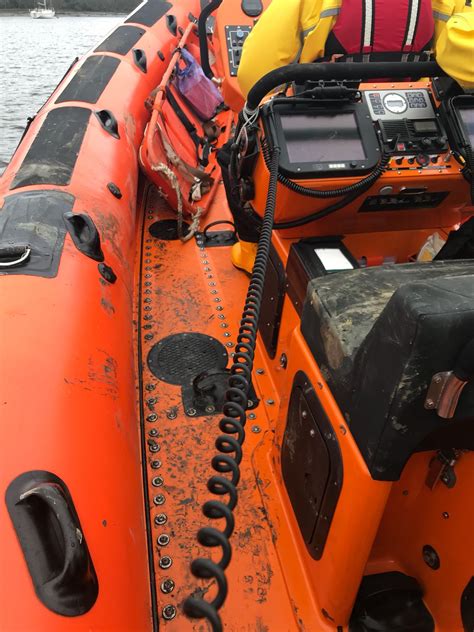 Rnli Lifeboat Crews Delayed By Muddy Rescue Call Hovercrafts Science - Hovercrafts Science