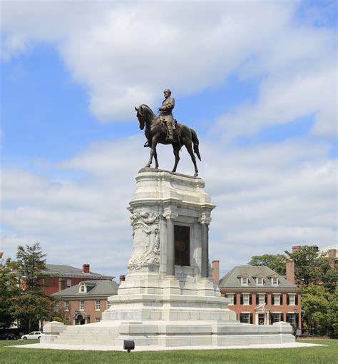 Robert E Lee Statue Meaning