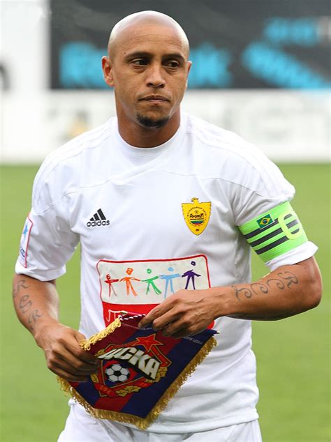 roberto carlos da silva wiki