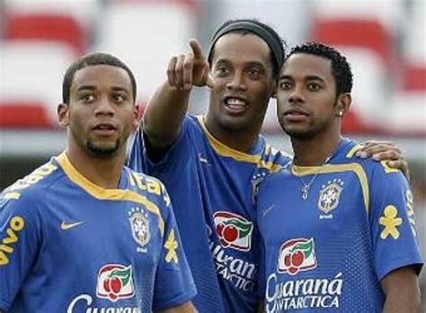 robinho y neymar y ronaldinho biography