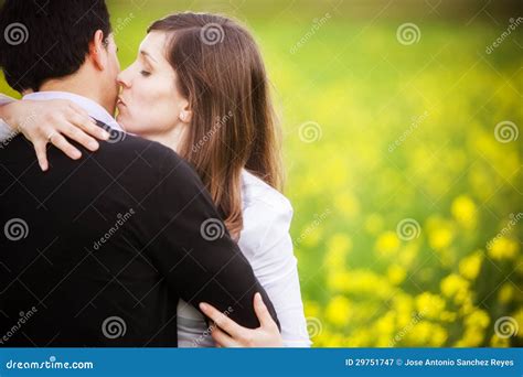 romantic cheek kisses video download full