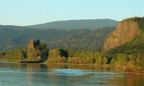rooster rock oregon
