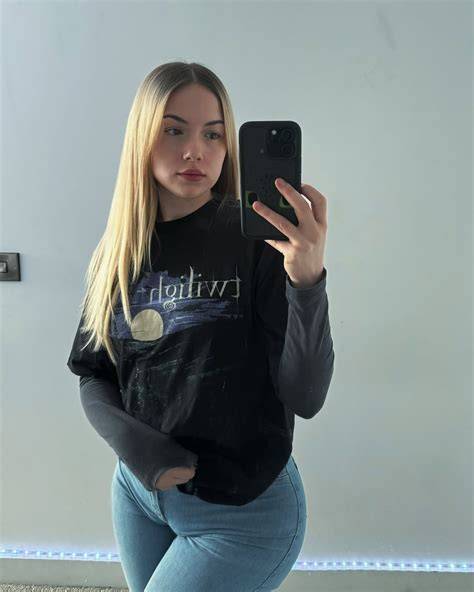 rose hughes onlyfans