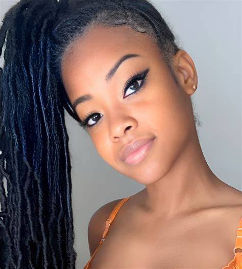 rose zuri nude