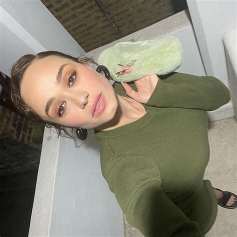 Rose Williams Nudes