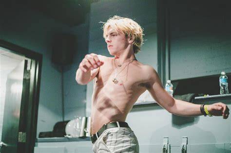 ross lynch nude fakes