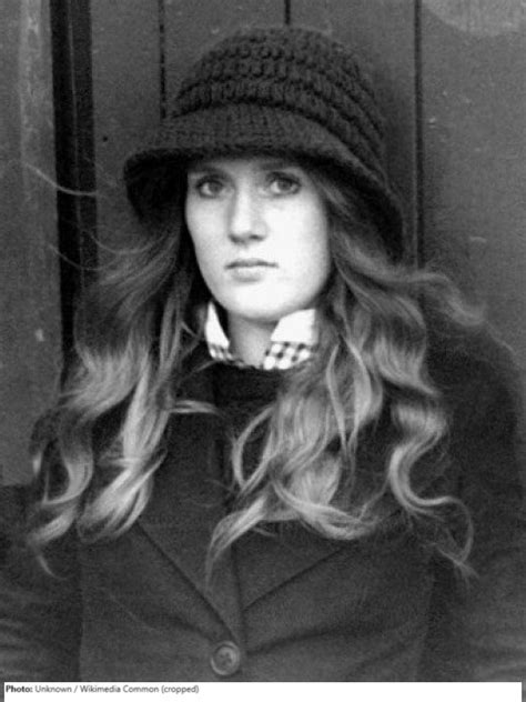 rowena roberts biography