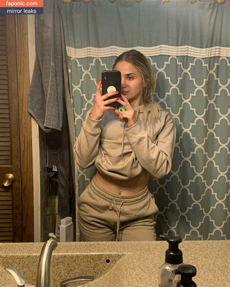 royalpapaya OnlyFans leaked content