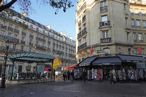 Rue Des Halles