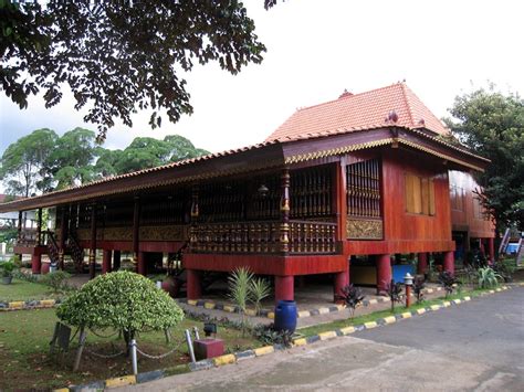 rumah adat palembang