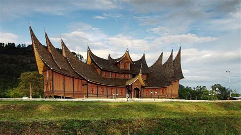Rumah Adat Sumatera