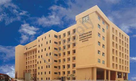 Rustomjee International School