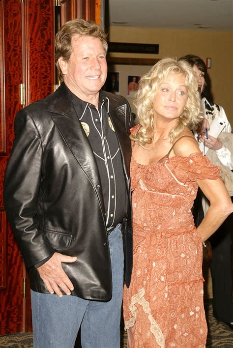 Ryan O'neal Spouse