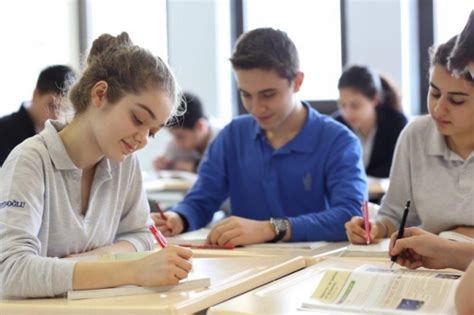 sınıf Anadolu liselerinde ortak derslerin toplamı 34 saattir.