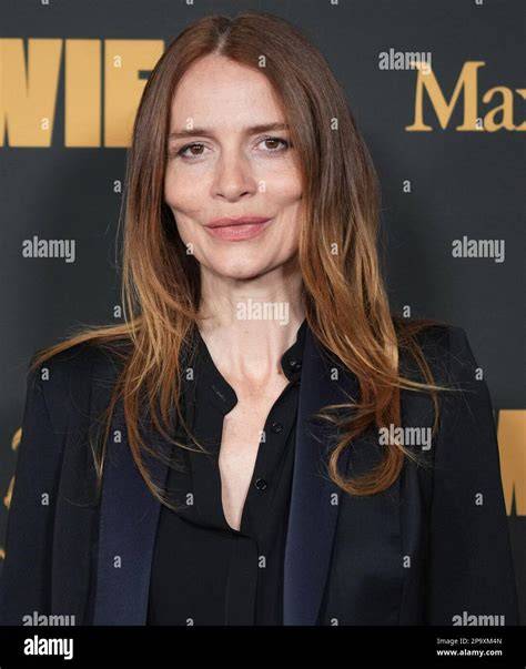 saffron burrows nude