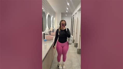 safiyaax nude