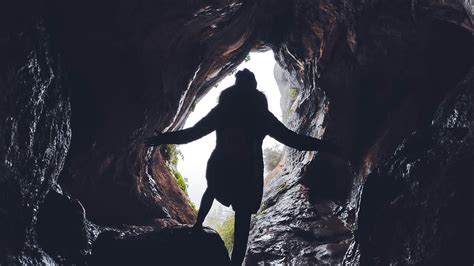 Saindo Da Caverna