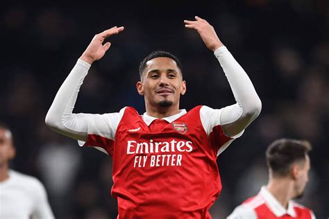 SALIBA ARSENAL：William Saliba Komitmen Bertahan Lama di Emirates dan Optimis