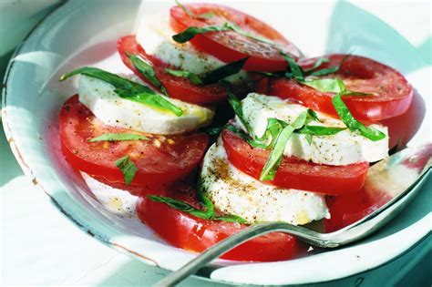 sallad mozzarella tomat