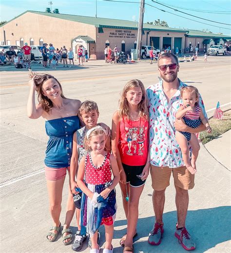 sam and nia biography examples