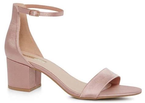 Sandalias rosa palo: ¡el calzado perfecto para tus fiestas de verano!