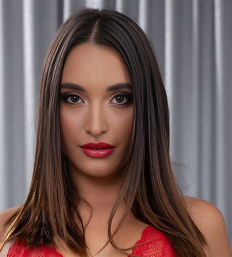 sara diamante nuda