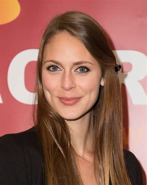 sara mitich biography