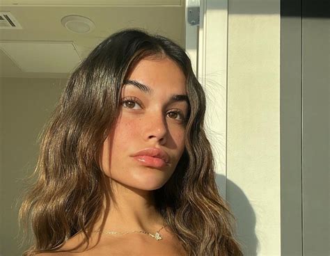 sara rose creator profile