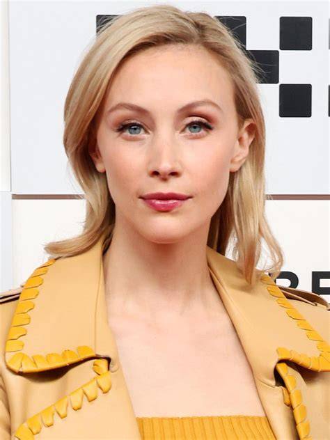sarah gadon nude