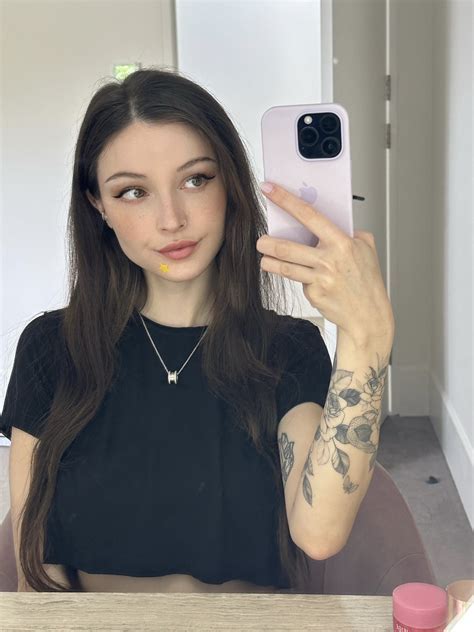 sariixo2 OnlyFans leaked content