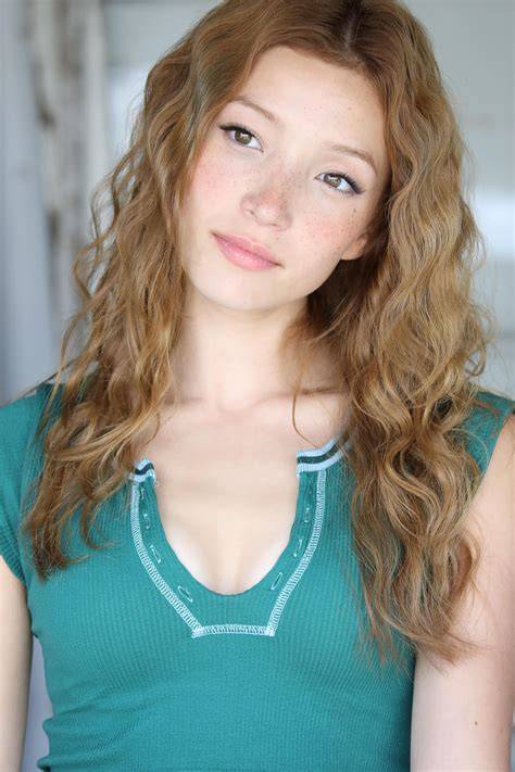 saylor bell curda nude