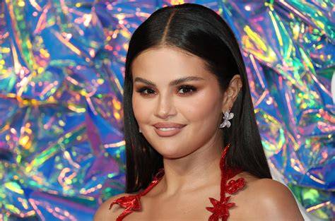 selena gomez boosty